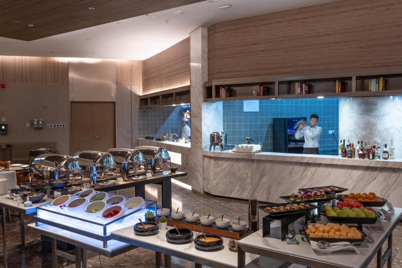 Отель Meichen Daxing International Airport 4*